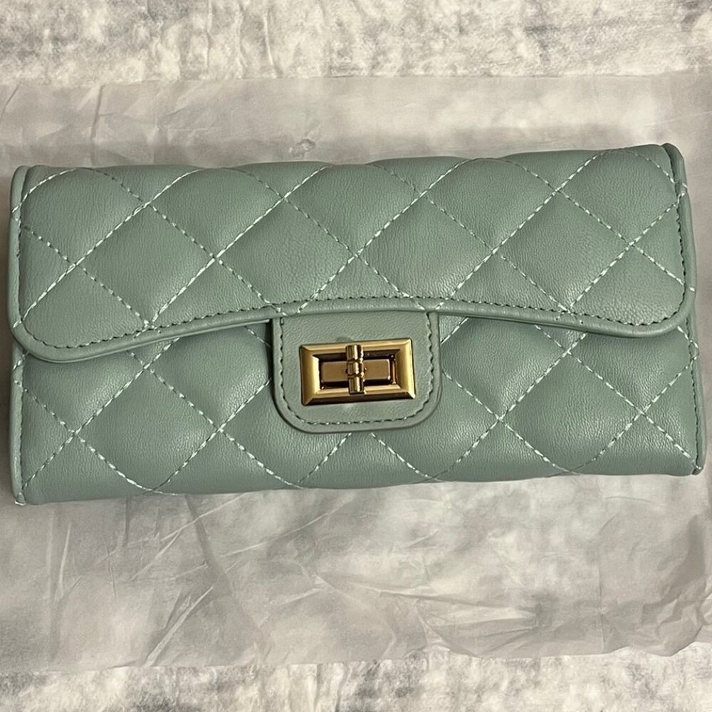 NWT!!! ELLO Quilted vegan leather wallet with gold clutch lock